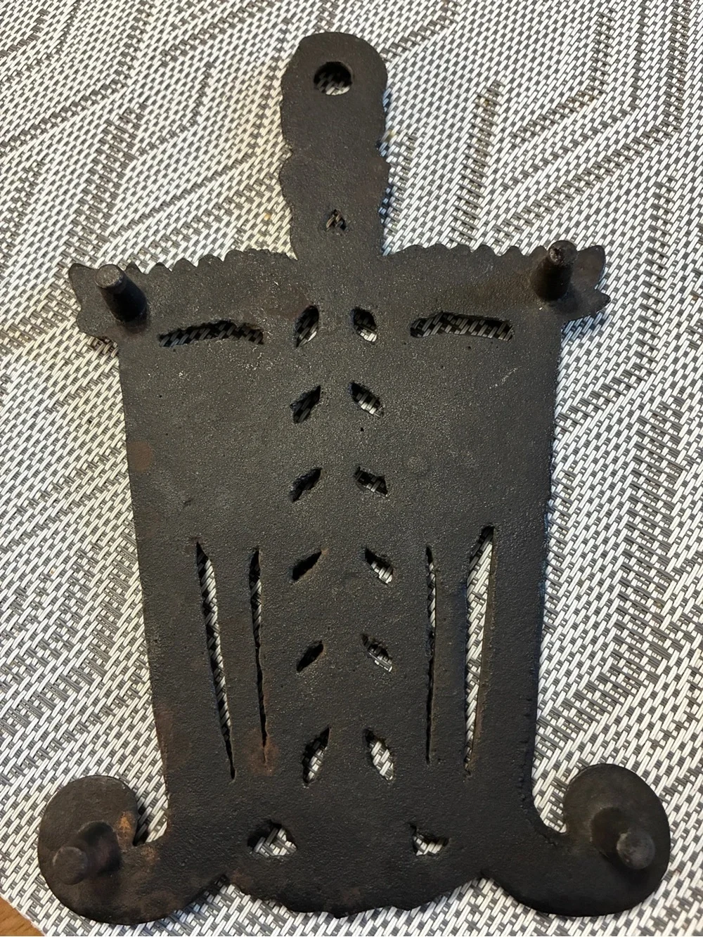 Cast Iron Trivet 1950/51 Grain & Tassel T-6 10 Broom Design